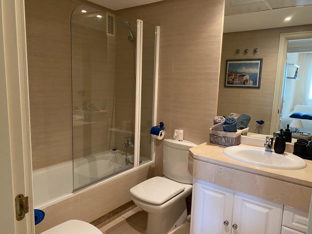 Exclusive Puerto Banus Beach Apartment Free Parking Wifi & Swimming Pool Марбелья Екстер'єр фото